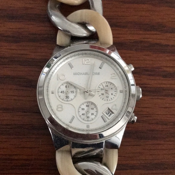 Watch - Picture 2 of 2